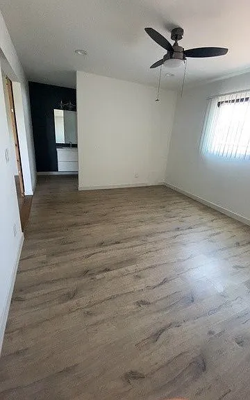 14153 Victory Blvd. — Photo 14