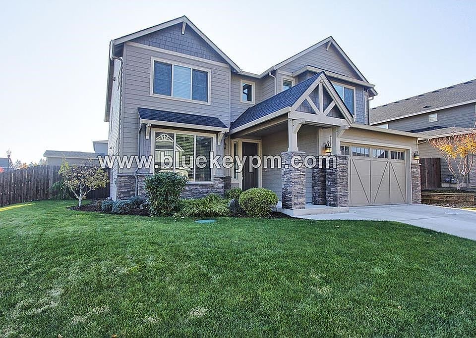 1st image of 16711 NE 98th St