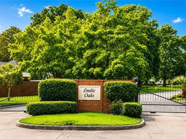2005 Emilie Oak Dr, Meraux, LA 70075