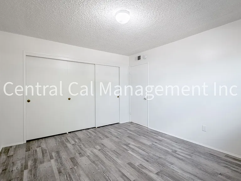4008 Fishering Drive — Photo 12