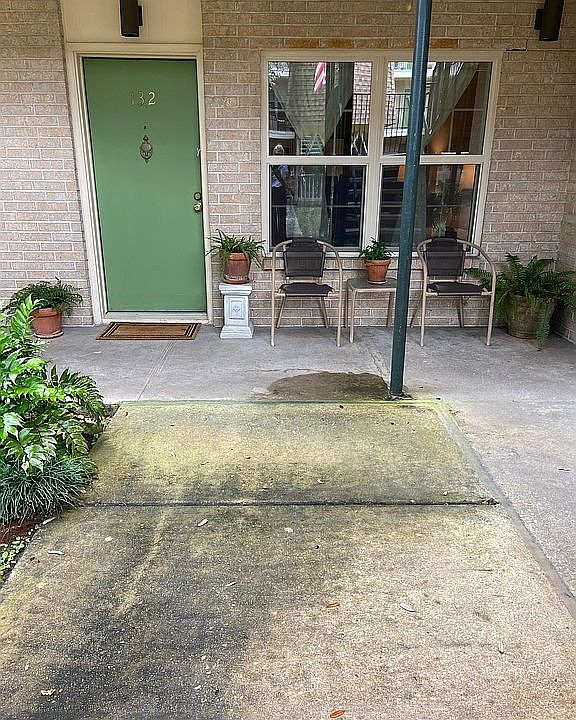 1st image of 2724 Whitney Pl APT 132