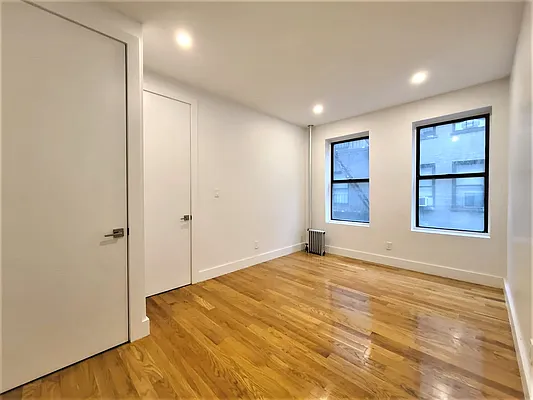 Rented by Oxford Property Group | media 10