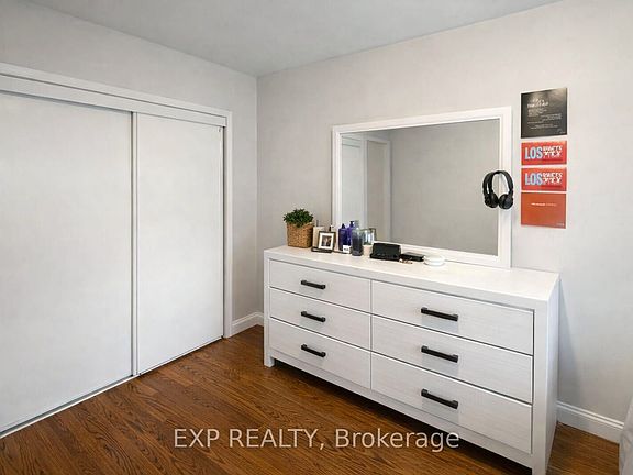 5th image of 55 Godstone Rd #111