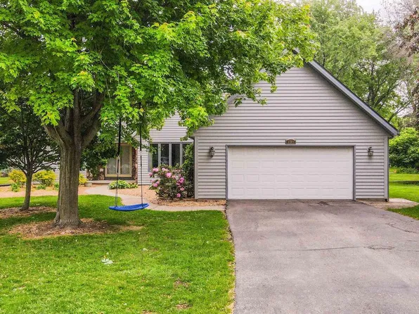 1341 FIELDSTONE COURT, Neenah, WI 54956