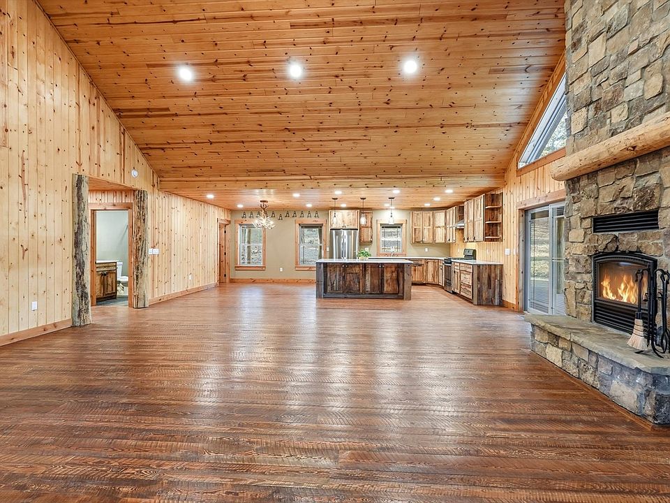 7th image of this home