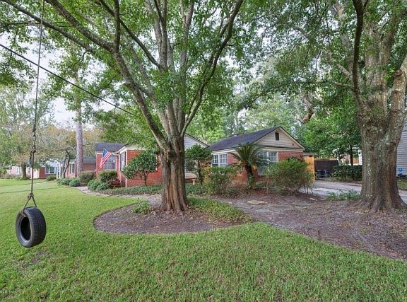 4th image of 1530 Geraldine Dr