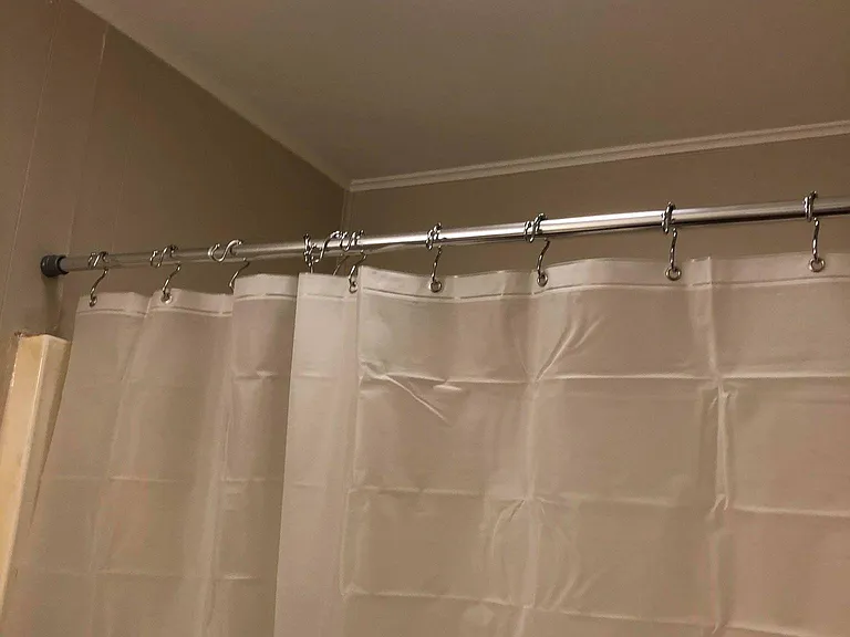 bathroom (full size tub / shower)