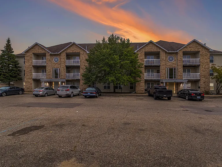 60 Springview Dr #306 — Photo 9
