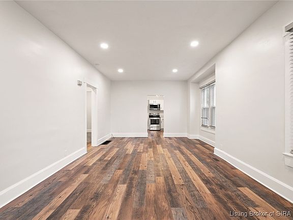 4th image of 2302 Shrader Avenue
