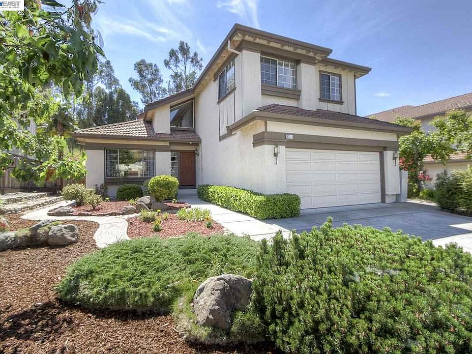 1st image of 45126 Cougar Cir