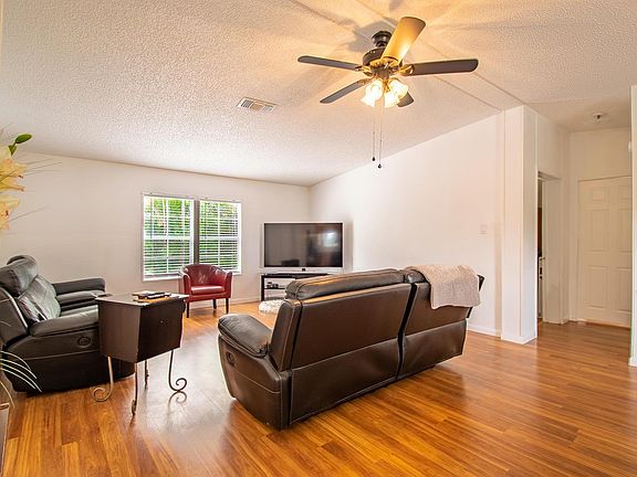 4th image of 4800 Sunny Side Dr