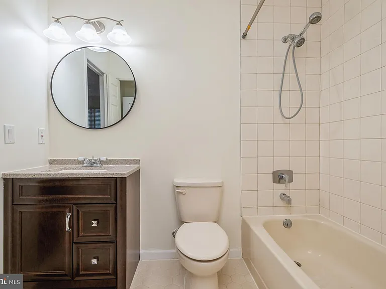 101 Quince Ct — Photo 16