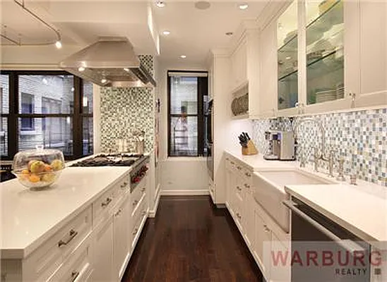 Sold by Warburg | media 4