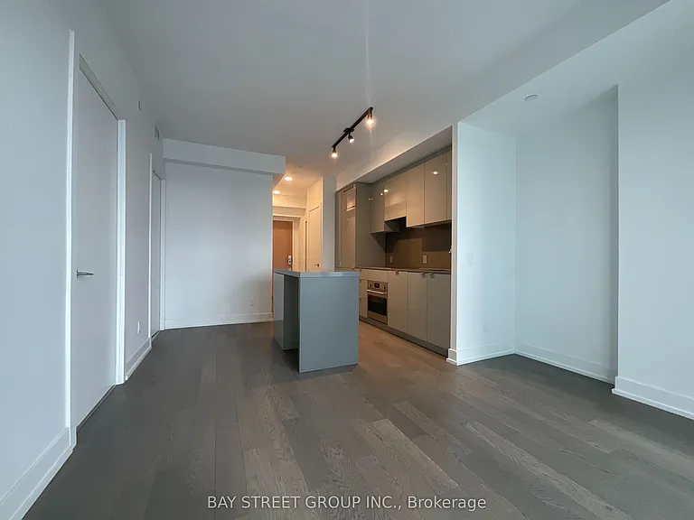7 Grenville St #5213 — Photo 7