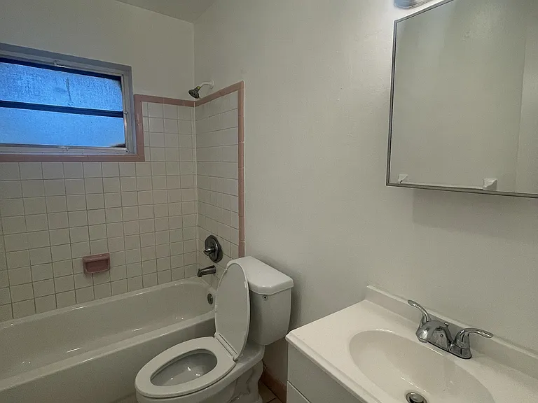 2509 NW 9th Ave — Photo 6