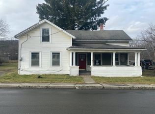 46 4th St, Hoosick Falls, NY 12090