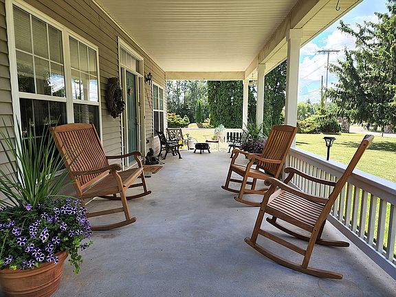 2nd image of 14903 Great Lakes Blvd