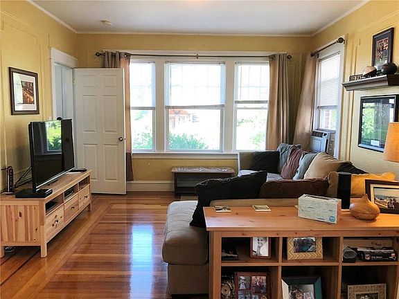 4th image of 135 Lancaster St #137