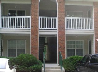 212 Streamside Dr, Roswell, GA 30076