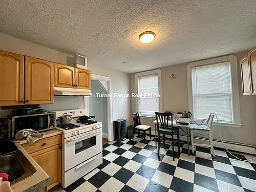 32 Gordon St #3 Photo 1