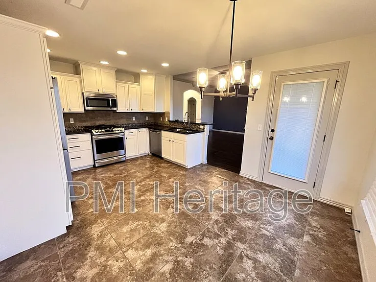 206 Peyton St — Photo 11
