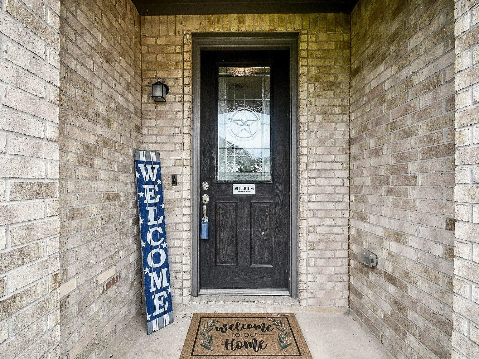 3 bed, 2.5 bath, 2035 sqft, $2,280 — Photo 2