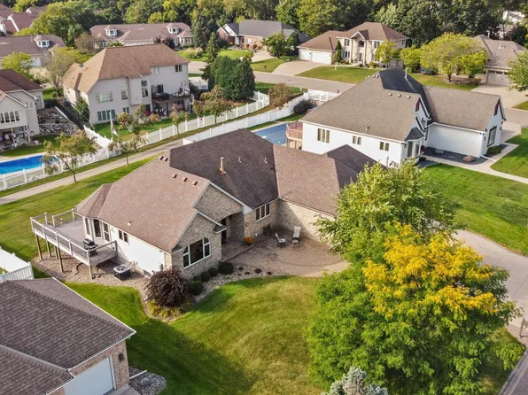 3151 Bent Tree Hills Dr, New Brighton, MN 55112