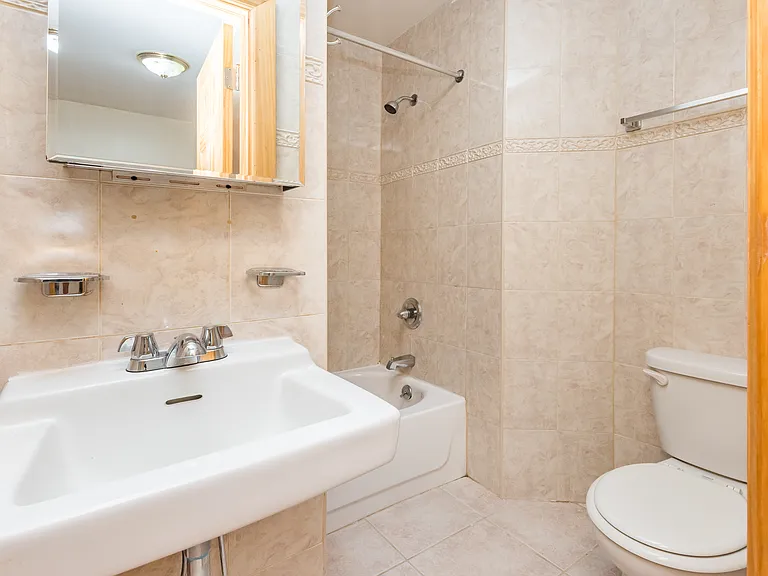 346 E 59th St #12 — Photo 7