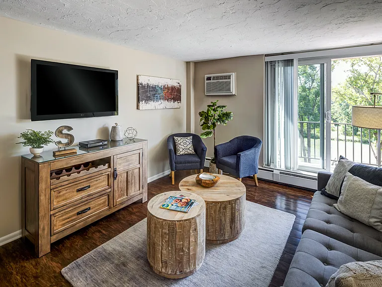 Solon Club Apartment Homes — Photo 6