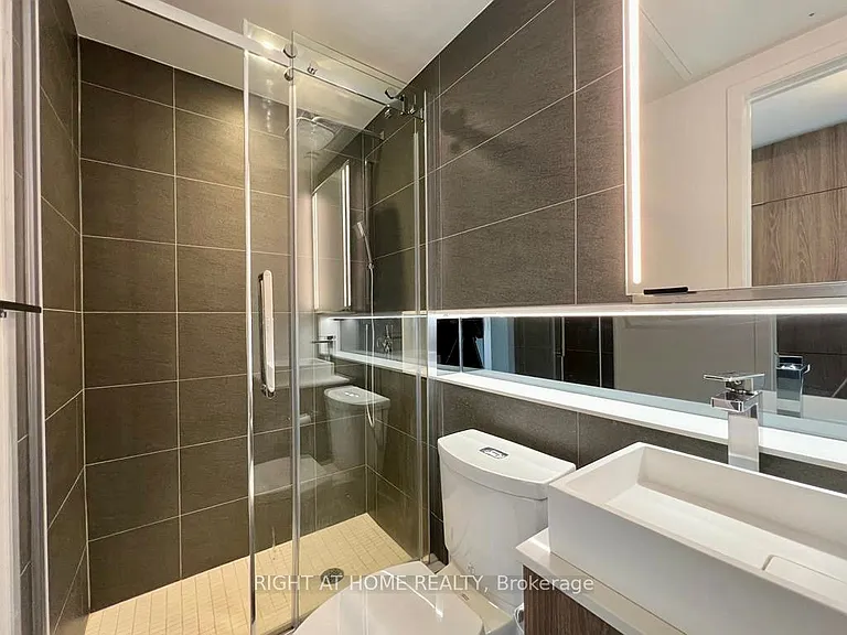 215 Queen St W #2407 — Photo 10