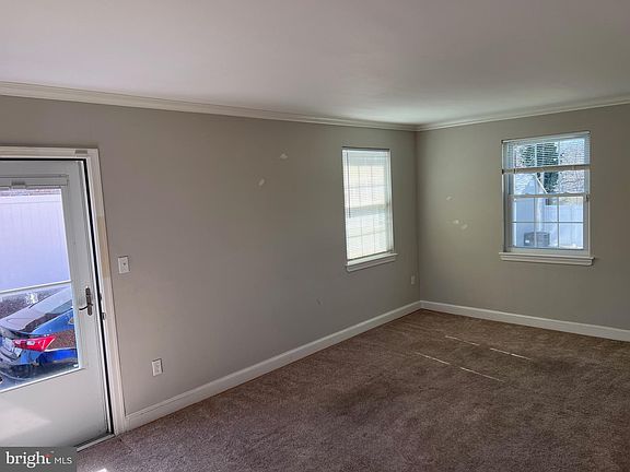 5th image of 9910 Sidney Rd