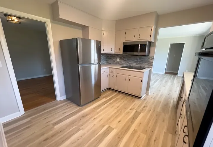 715 Foulkstone Rd — Photo 7