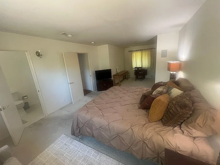 18332 Orange St — Photo 24
