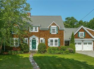 36 Woodland Rd, Barrington, RI 02806