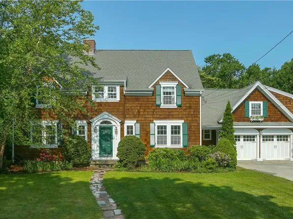 36 Woodland Rd, Barrington, RI 02806