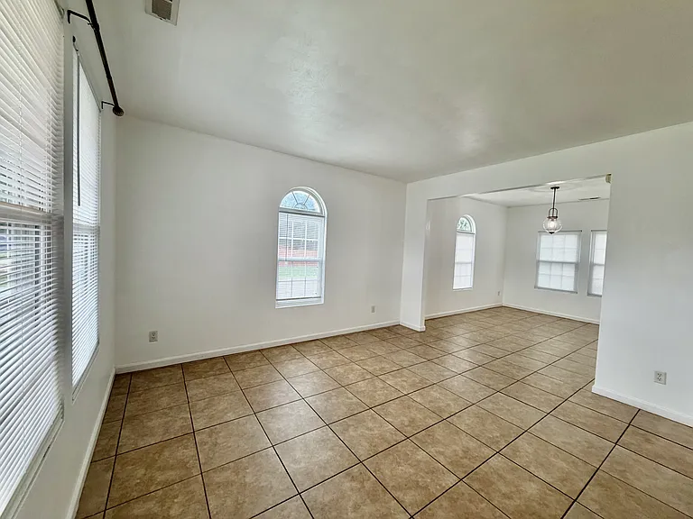 221 Dunn St — Photo 5