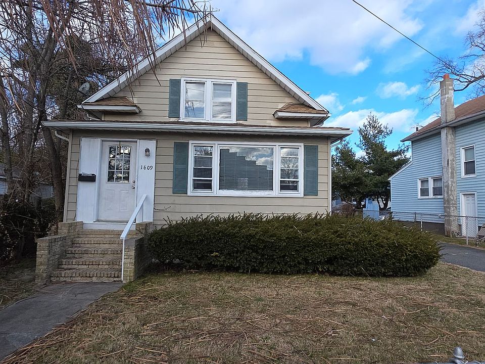 1st image of 1609 Sewall Ave