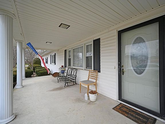 3rd image of 203 Lincoln St