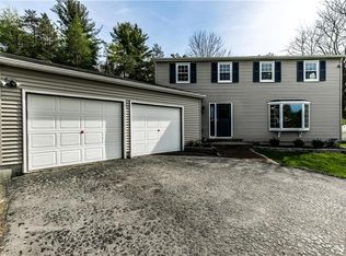 108 Pine Ridge Rd, Fayetteville, NY 13066