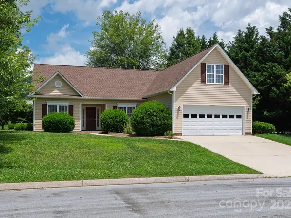 395 Running Briar Rd, Fletcher, NC 28732