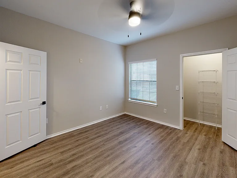 Lakeline Villas — Photo 51