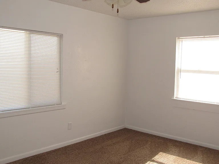 4806 Canton Ave — Photo 4