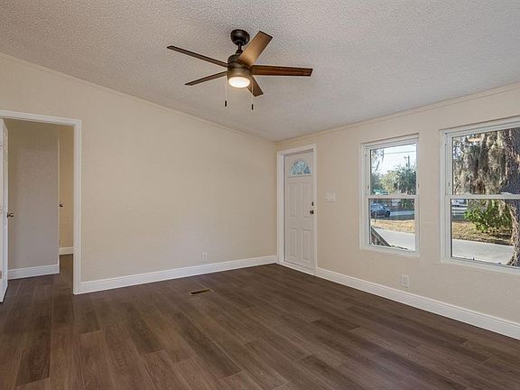 5th image of 6707 Celeste Ln