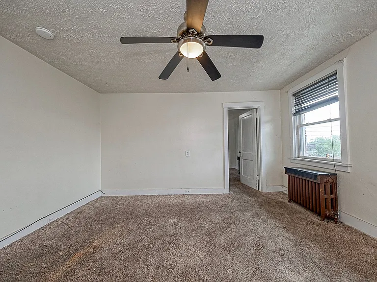 2361 Brownsville Rd — Photo 8