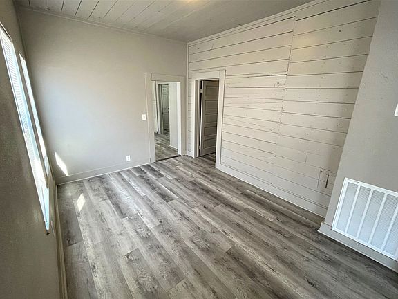 4th image of 1019 Georgia Ave