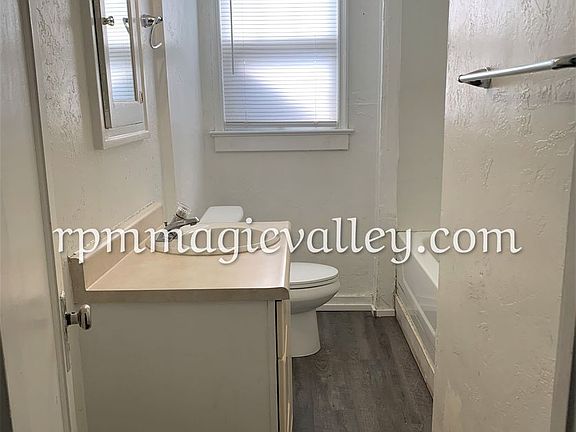5th image of 302 N Birch St #3