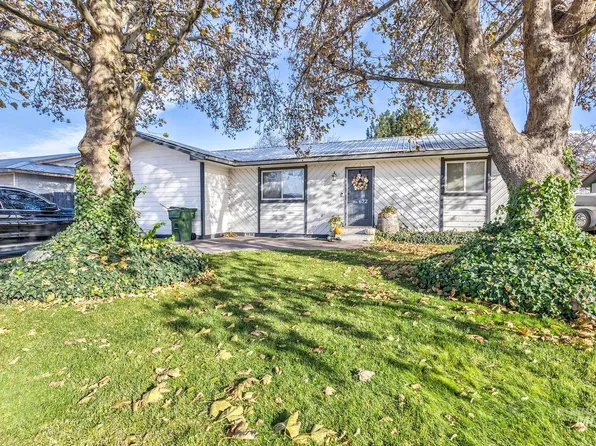 672 NW 16th St, Ontario, OR 97914