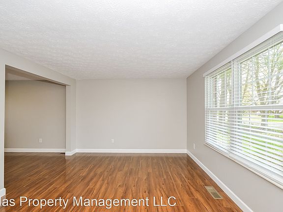 3rd image of 4229 Hanover Dr