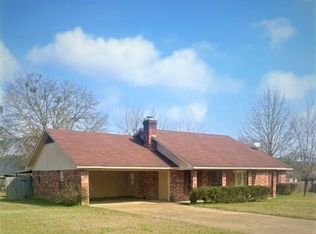 1107 4th St SE, Magee, MS 39111