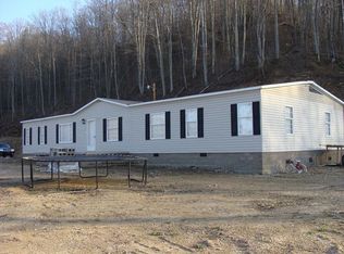 42 Combs Dr, Wittensville, KY 41274